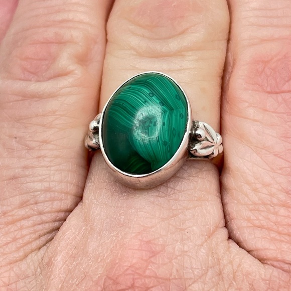 Malachite & Sterling Ring - Picture 7 of 8